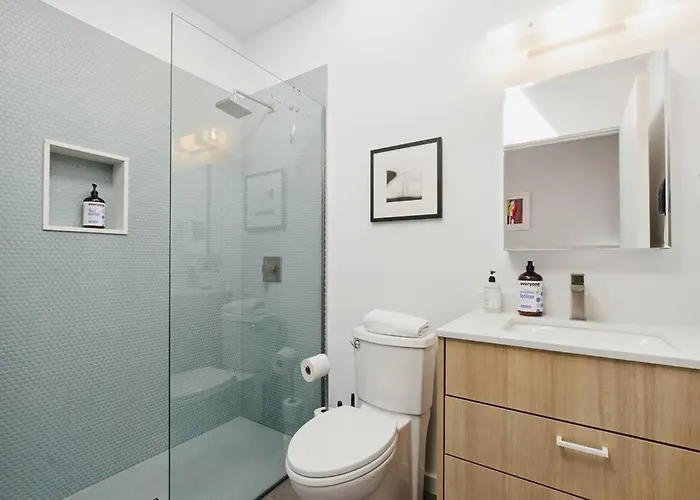 Apartment Eco-friendly 2-bedroom - 80 Walkscore!
