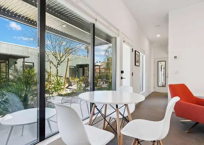 Eco-friendly 2-bedroom - 80 Walkscore! Apartment Phoenix